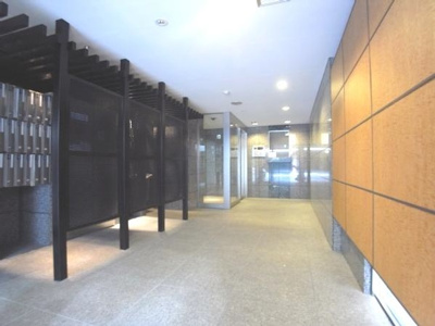 【エントランス】 | ベルファース志村坂上アリコルージュ | ベルファース志村坂上アリコルージュ：広々としたエントランス