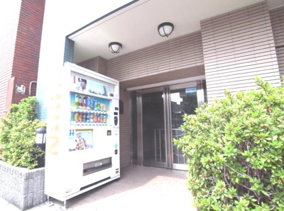 【外観】 | メインステージ巣鴨 | メインステージ巣鴨：エントランス前