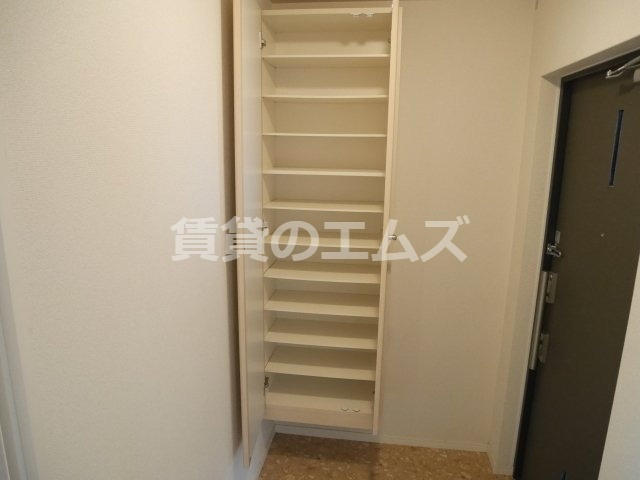 【玄関】 | ラフレシールＢ棟 | ラフレシールＢ棟のシューズボックス