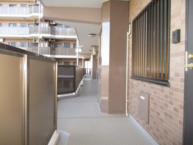 朝日パリオ津田沼４階　船橋市前原東５丁目　中古マンション　リノベーションマンションのその他共用部分|共用廊下です。