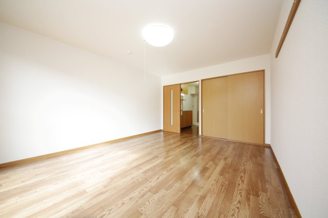 プランドールハイツの居間・リビング