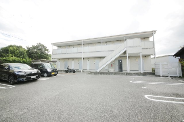 プランドールハイツの駐車場