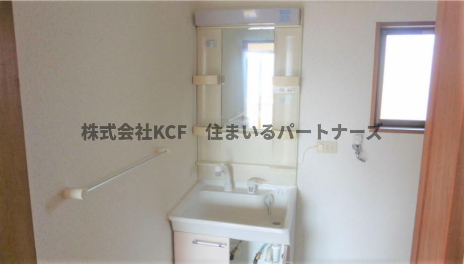 ソレイユ諏訪野の洗面所|明るい洗面所です