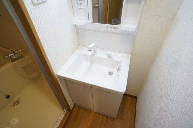 ユニハイムの独立洗面台