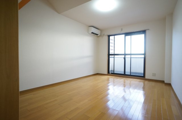 ユニハイムの居間・リビング