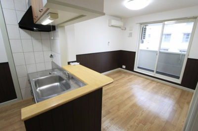 【居間・リビング】 | パティオ　リッチモンドＷ | こちらのリビングで趣味の時間をお楽しみください