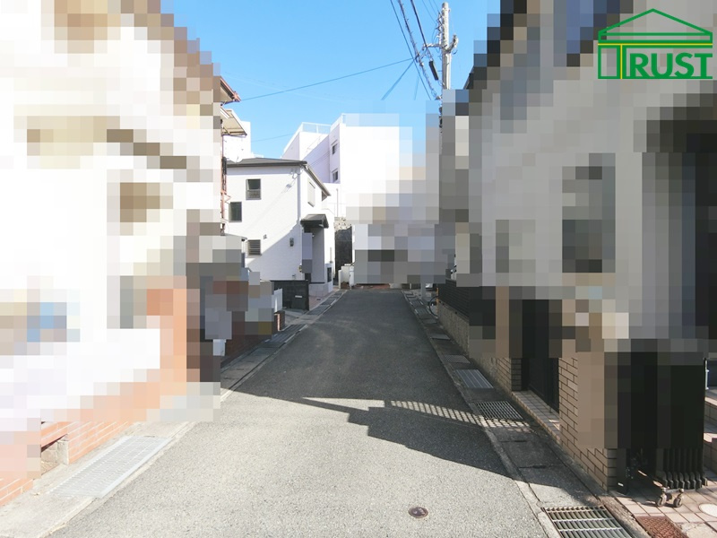 伊川谷町有瀬新築一戸建の前面道路含む現地写真