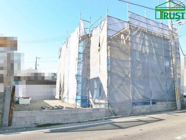 玉津町新方　新築一戸建の前面道路含む現地写真