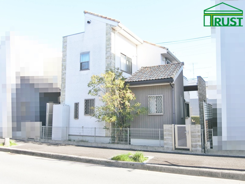 西区宮下2丁目戸建の前面道路含む現地写真
