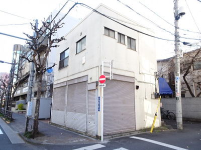 【外観】 | 根岸４丁目アパート | 根岸４丁目アパート　入谷駅から徒歩９分・三ノ輪駅から徒歩１０分・鶯谷駅から徒歩１２分。木造の２階建てアパート。ワンフロア占有！