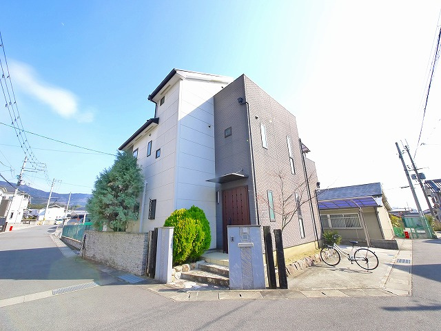 柳本一戸建