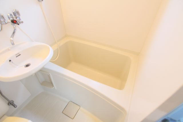 ハイツＦの浴室|別部屋の参考写真です。