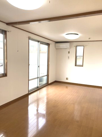 プレジールウインの居間・リビング