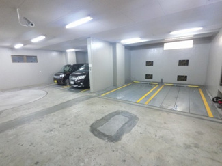 【駐車場】
