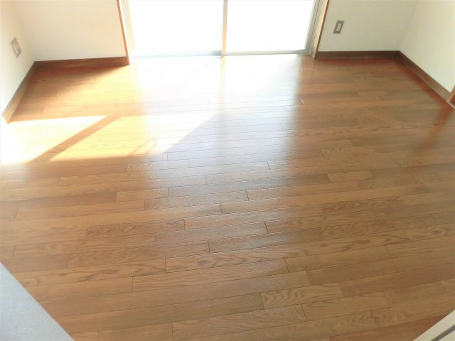 プレアール大垣東前の洋室