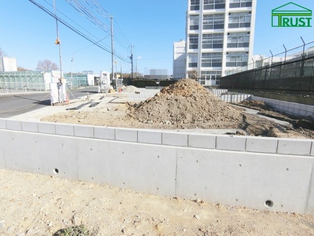 伊川谷町長坂新築戸建3号棟の前面道路含む現地写真