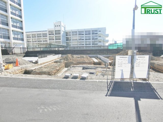 伊川谷町長坂新築戸建3号棟の前面道路含む現地写真