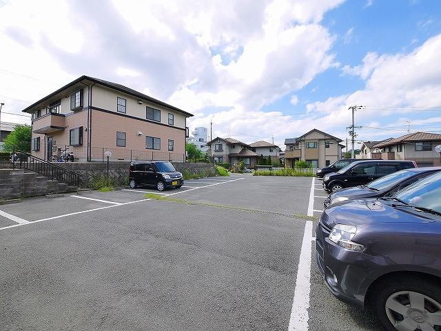 エステートピアＶハヤノⅠの駐車場