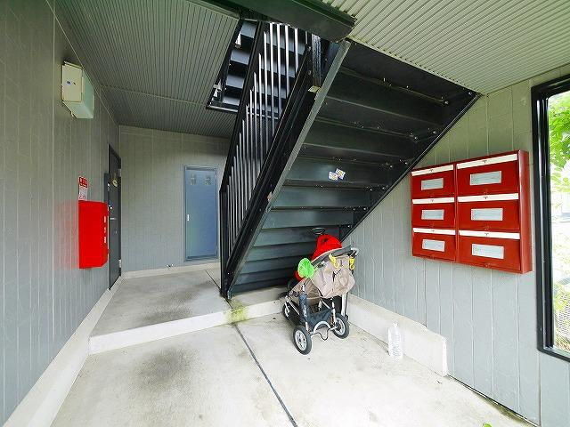 プルミエール代官町のエントランス|共用エリアも落ち着いた雰囲気です
