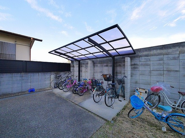 プルミエール代官町のその他共用部分|お使いいただける駐輪場です