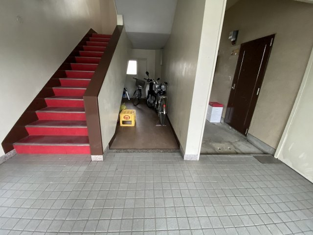 ハイツ市ノ上のロビー