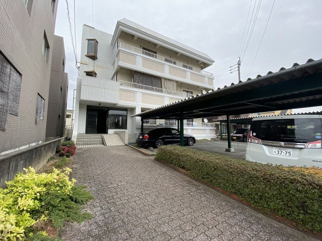 ハイツ市ノ上の外観