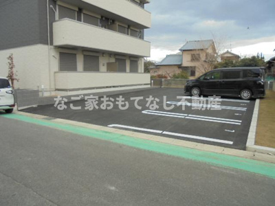 【駐車場】 | レセンテトリュフ