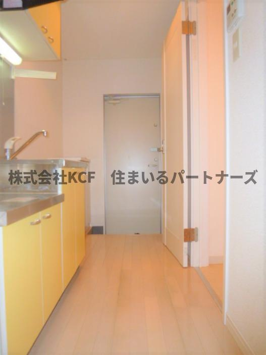 クレフラスト試験場前駅南の内装|明るい色調の室内です