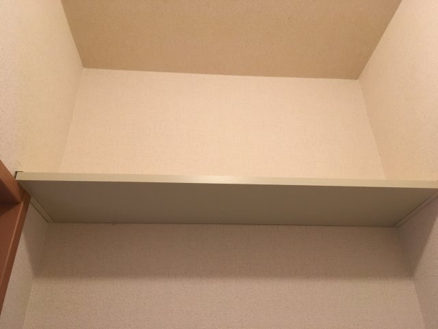 セジュールかながわ B棟の収納|トイレ内