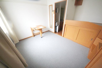 【居間・リビング】 | エミネンス志田 | １階はフローリング、２階はカーペットになります。