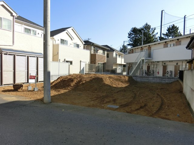 花見川区横戸町　売地　更地　丁度いい約３６坪の整形地の前面道路含む現地写真