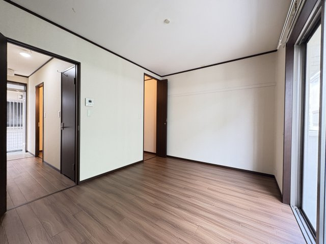 メゾンシーマの居間・リビング