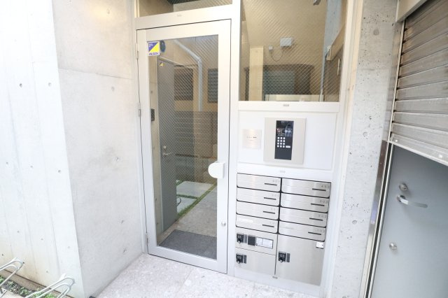 ARBRE昭和町のエントランス