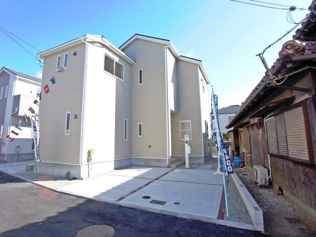 西区玉津町今津新築戸建の外観|南向きですので明るい物件です。