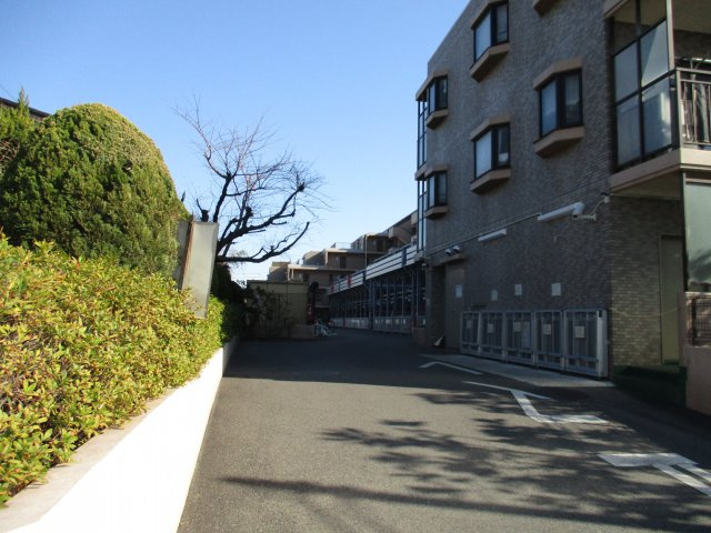 ライオンズガーデン津田沼２階　船橋市三山１丁目　中古マンション　の駐車場|機械式駐車場があります