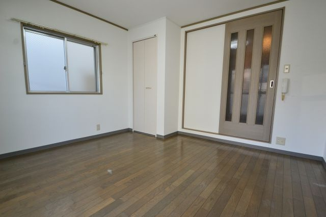 クレストイズミの居間・リビング