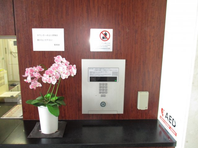 ライオンズクオーレ幕張マークスフォート２Ｆ　中古マンション　平成２３年２月完成物件のエントランス|オートロックになっています。