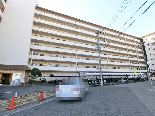 シャルマンコーポアカシ3号棟の外観