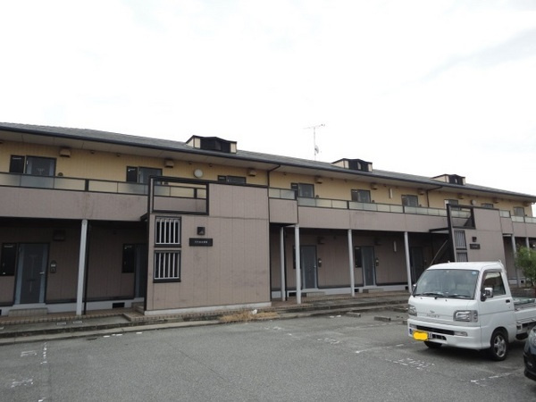 ハイネス本荘の外観