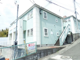 【外観】 | 「仲町台」駅より徒歩圏内！「綱島」駅にアクセス可能な最寄りバス停徒歩1分！コンビニや公園が近くて快適な住環境の2階建てアパートです☆