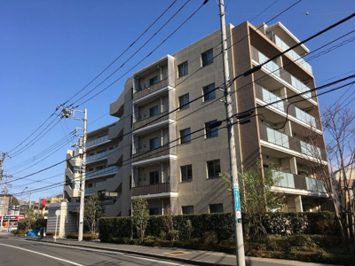 【外観】 | ドレッセあざみ野セリーズ | 南西角部屋・二面バルコニーにつき採光・通風良好。