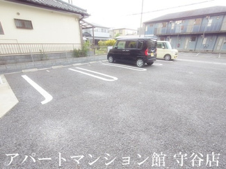 【駐車場】