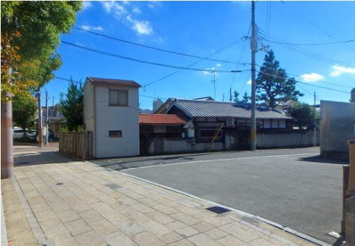 Freerife久々知Ⅴの前面道路含む現地写真|接続道路