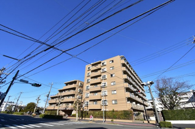 【外観】 | オーベル横濱・鶴見セントラルパーク | 南向き・角部屋につき眺望良好。廊下側も人通りが少なくプライバシーを保てます。