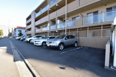 【駐車場】 | オーベル横濱・鶴見セントラルパーク | 平置き駐車場