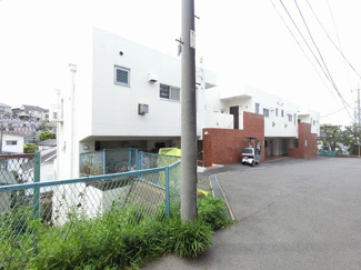 【外観】 | 横浜市営地下鉄ブルーライン「三ツ沢下町」駅徒歩11分、東急東横線「反町」駅徒歩17分、JR・私鉄各線「横浜」駅バス14分「六角橋」停歩2分
