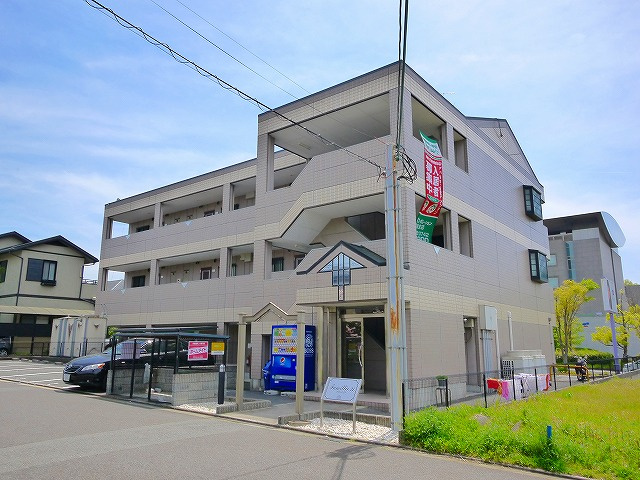 ファミーユ２１の外観|外観は落ち着いています