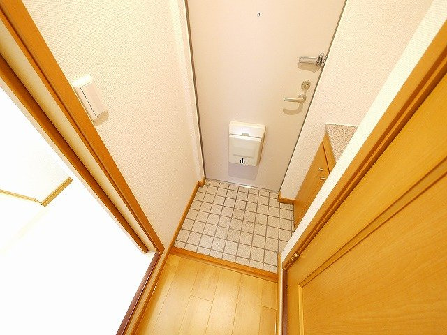 パレット法蓮の玄関|下駄箱のある玄関です
