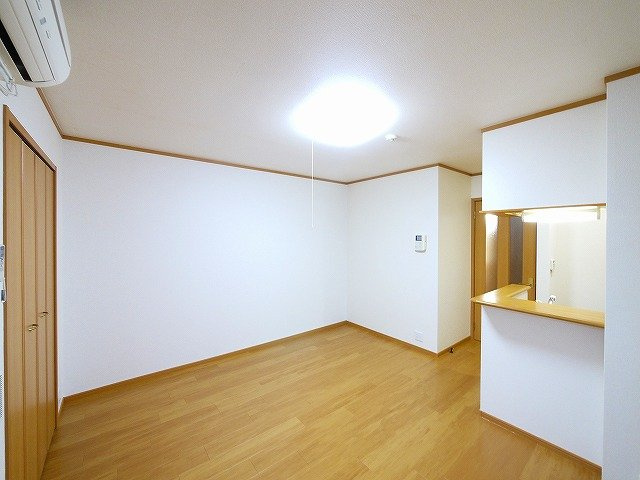 パレット法蓮の洋室|明るい洋室です
