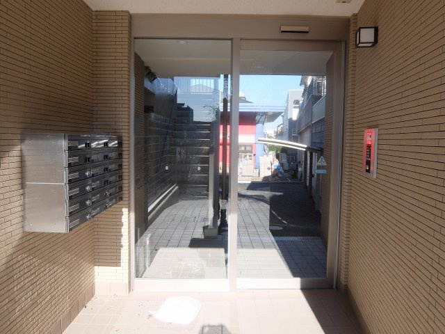 セナリオフォルム馬橋Ⅲのエントランス